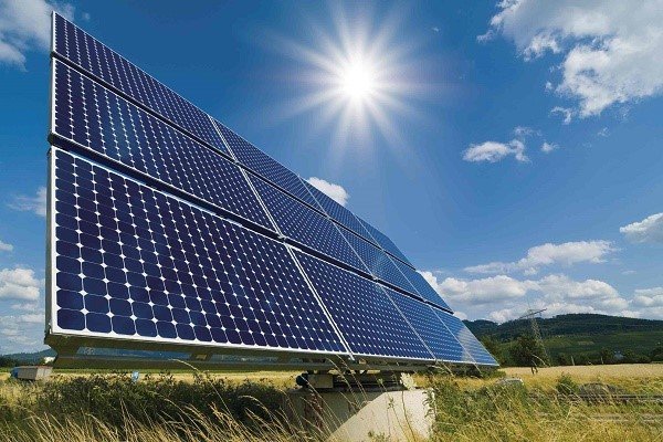 نیروگاه های خورشیدی در روستاهای کرمان توسعه می یابد