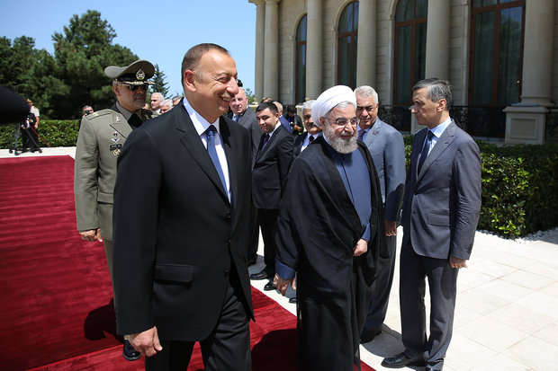 President Rouhani officially welcomed by Ilham Aliyev