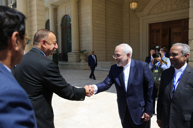President Rouhani officially welcomed by Ilham Aliyev