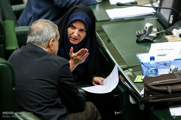 مردم به دلیل عدم نظارت بازار سکه و ارز در شرایط برزخی هستند معصومه آقاپور علیشاهی