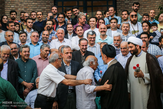 گردهمایی بزرگ عکاسان مطبوعاتی