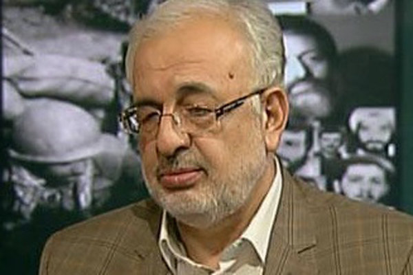 حاکم مورد نظر سهروردی علاوه بر حکیم بودن باید عارف هم باشد حاکم مورد نظر سهروردی علاوه بر حکیم بودن باید عارف هم باشد