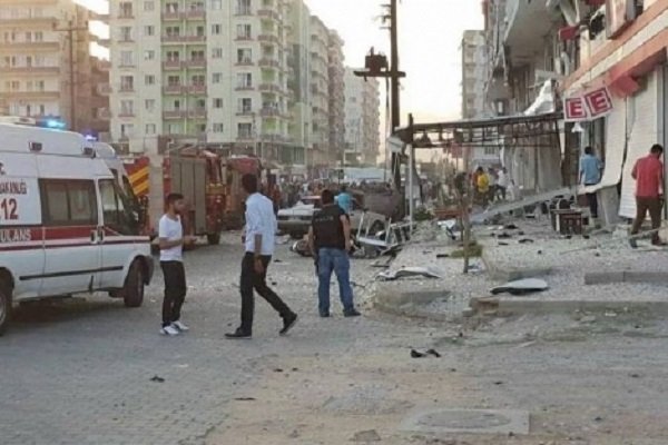 Elazığ’da bomba yüklü araçla saldırı Elazığ’da bomba yüklü araçla saldırı