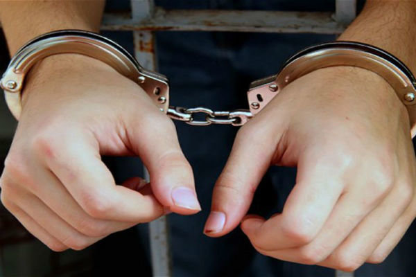 شهردار بومهن به جرم اختلاس دستگیر شد بازداشتی