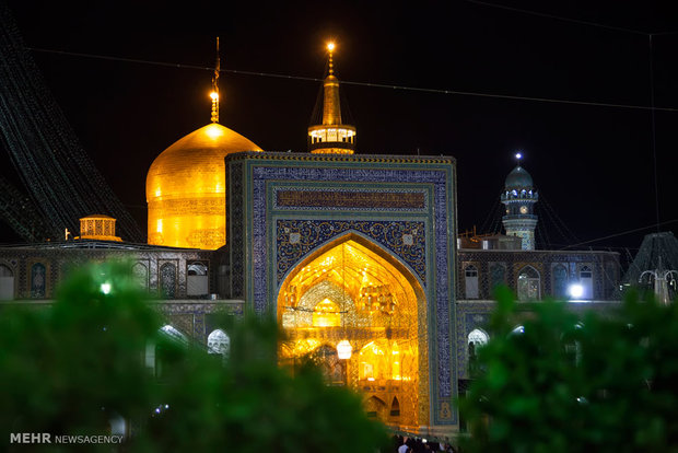 آستان قدس رضوی در اشاعه فرهنگ ائمه اطهار(ع) در جهان نقش مهمی دارد حال و هوای حرم رضوی در آستانه میلاد