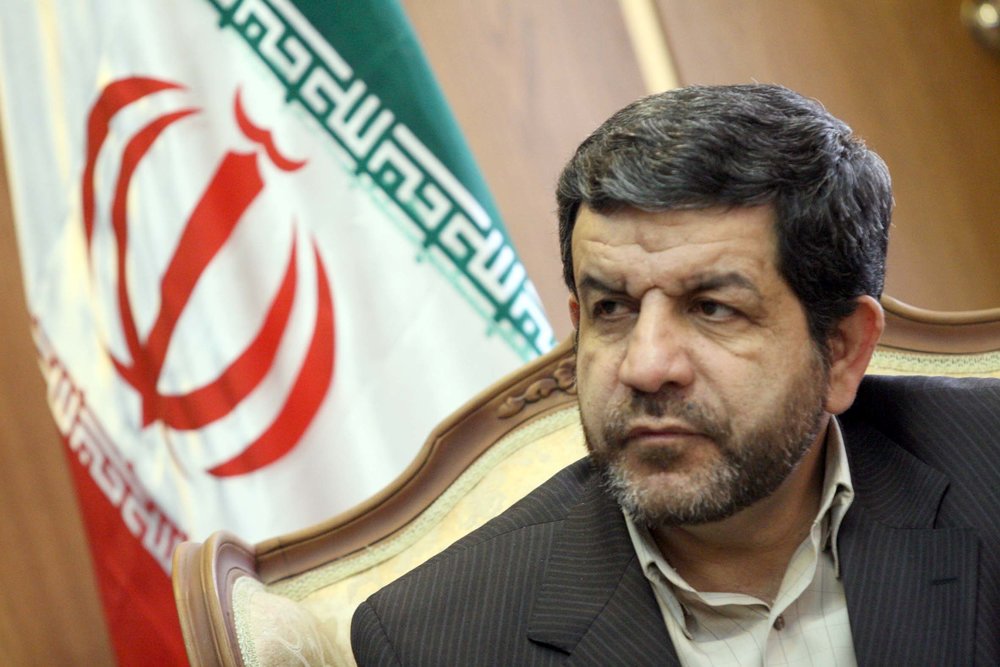 02br5 isna minister70.jpg