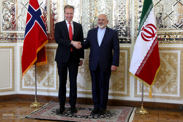 لقاء وزير الخارجية الايراني ونظيره النرويجي