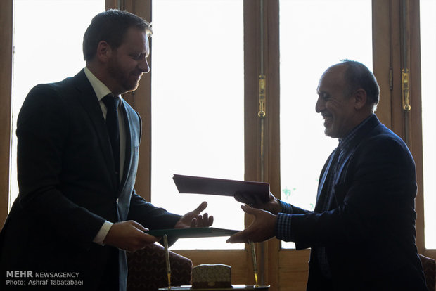 لقاء وزير الخارجية الايراني ونظيره النرويجي