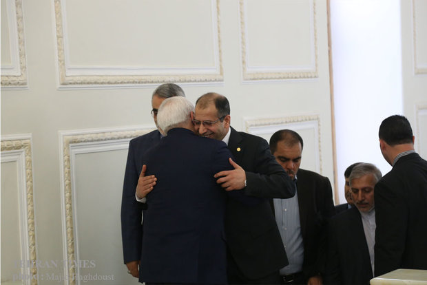 Zarif meets Iraqi Parliament Speaker 