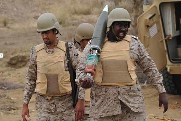 الجيش اليمني يدك المواقع السعودية بالكاتيوشا والسعودية تواصل قتل المدنيين