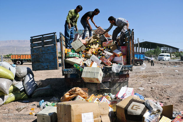 امحا محموله 20 تنی کالای قاچاق غیرقابل استفاده در کرمان