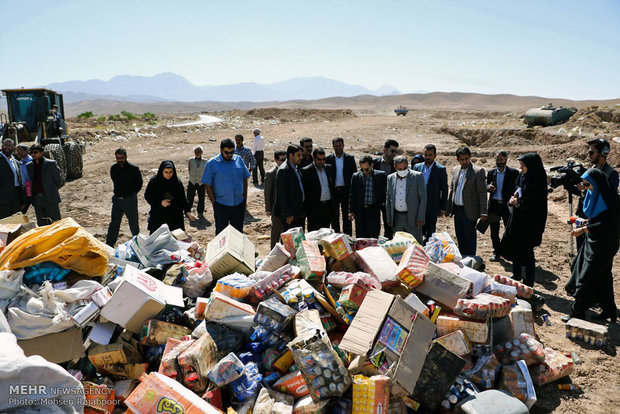 امحا محموله 20 تنی کالای قاچاق غیرقابل استفاده در کرمان