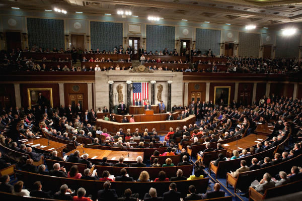 مجلس نمایندگان آمریکا تمدید تحریم های ایران را به رای می گذارد 