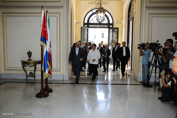 Zarif meets his Cuban counterpart