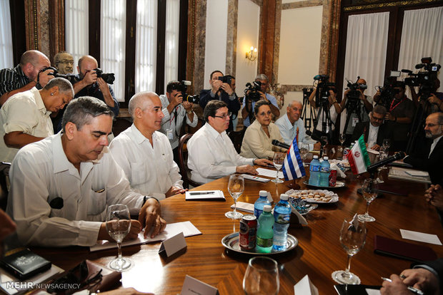 Zarif meets his Cuban counterpart