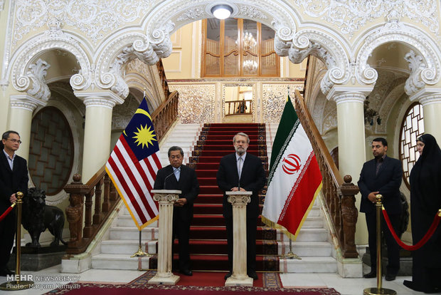 Iran, Malaysia Parl. speakers meet in Tehran