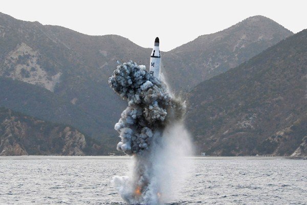 شلیک آزمایشی موشک بالستیک از یک زیردریایی کره شمالی