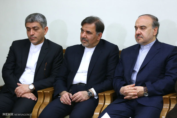 Leader receives Pres. Rouhani, cabinet members