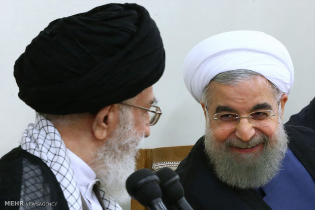 Leader receives Pres. Rouhani, cabinet members