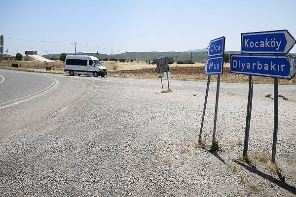 شارەوانی کورد بەهۆی قسە کردن بە زمانی کوردی لە دەرمان بێبەش کرا و سزا درا