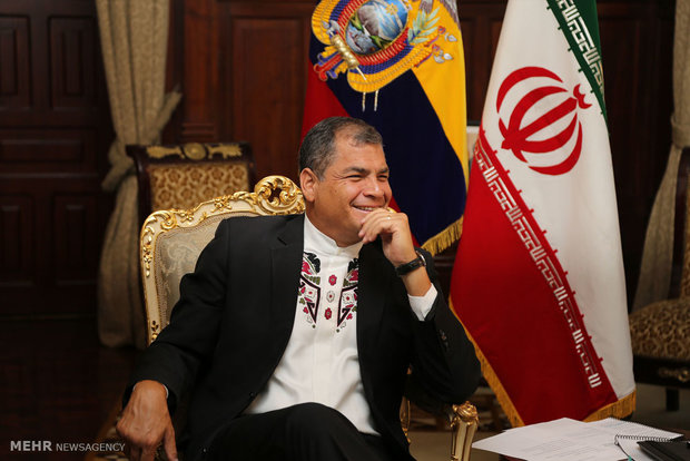 Zarif, Ecuadorian president meet