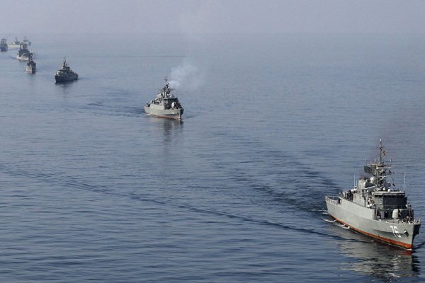 امریکی بحری جہاز نے ایرانی بحری جہاز کی طرف تین فائر کئے