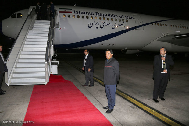 Iranian Foreign Minister Mohammad Javad Zarif who is heading a 120 member delegation of businessmen and economy and politics officials landed in the biggest city of Bolivia, Santa Cruz de la Sierra, at the fifth leg of his 6-nation tour of Latin America.