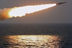 پرتاب آزمایشی ۱۲ موشک فراصوت زیرکان از ناوچه و زیردریایی روسیه