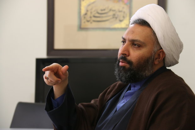 میخی برتابوت روشنفکری ایران / کاهش درد انسان با روشنفکری یک شوخیست