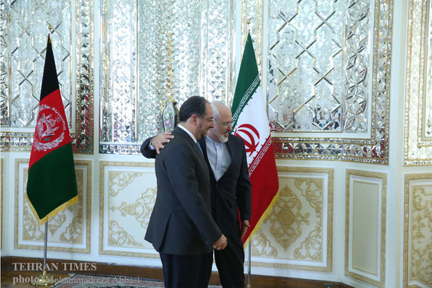 Zarif meets Afghan foreign minister