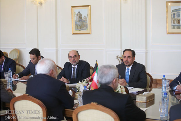 Zarif meets Afghan foreign minister