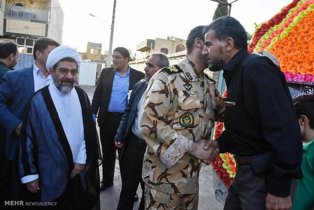 دیدار مسئولان شهرستان شهرضا با خانواده شهدا