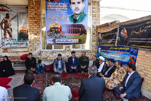 دیدار مسئولان شهرستان شهرضا با خانواده شهدا