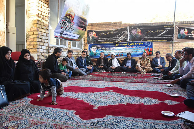 دیدار مسئولان شهرستان شهرضا با خانواده شهدا