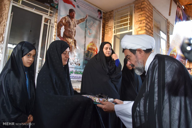 دیدار مسئولان شهرستان شهرضا با خانواده شهدا