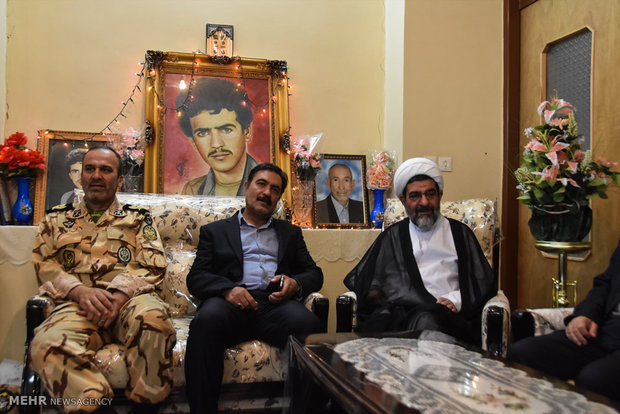 دیدار مسئولان شهرستان شهرضا با خانواده شهدا