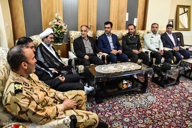 دیدار مسئولان شهرستان شهرضا با خانواده شهدا