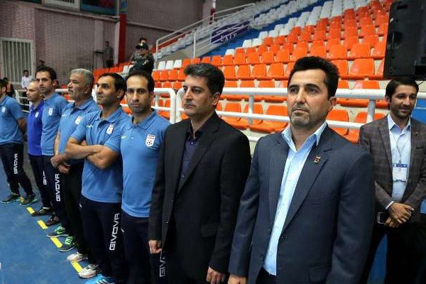 نباید صانعی را راحت از دست بدهیم/ باید با او صحبت کنم نباید صانعی را راحت از دست بدهیم/ باید با او صحبت کنم