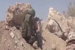 فیلم/ نبرد شدید ارتش سوریه با گروه‌های مسلح در تپه‌های جنوب حلب