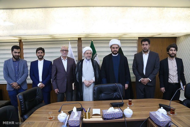 Hezbollah al-Nujaba leader meets with Araki