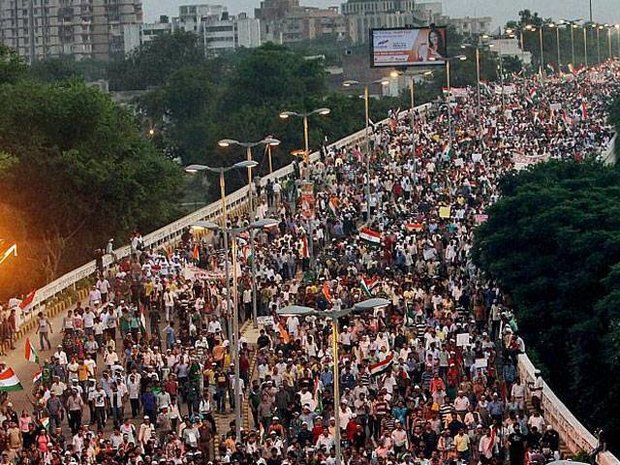 ہندوستان میں 15 کروڑ مزدور اور سرکاری ملازمین کی ہڑتال