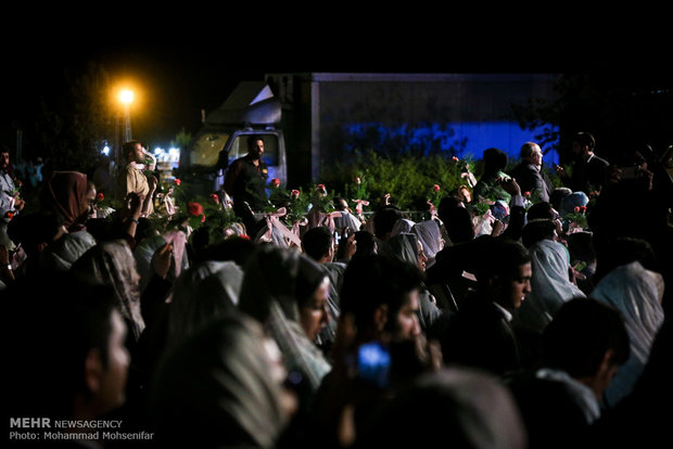 مراسم عقد زواج 500 شاب وشابة في ايران