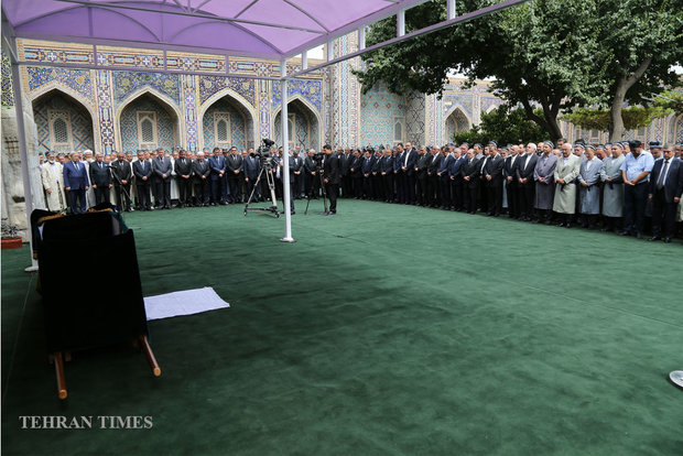 Zarif attends Islam Karimov funeral