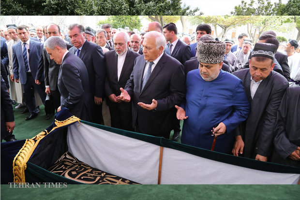 Zarif attends Islam Karimov funeral