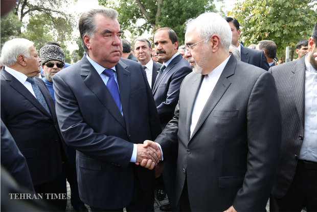 Zarif attends Islam Karimov funeral