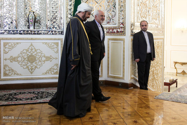 Zarif, Omani interior minister meet in Tehran