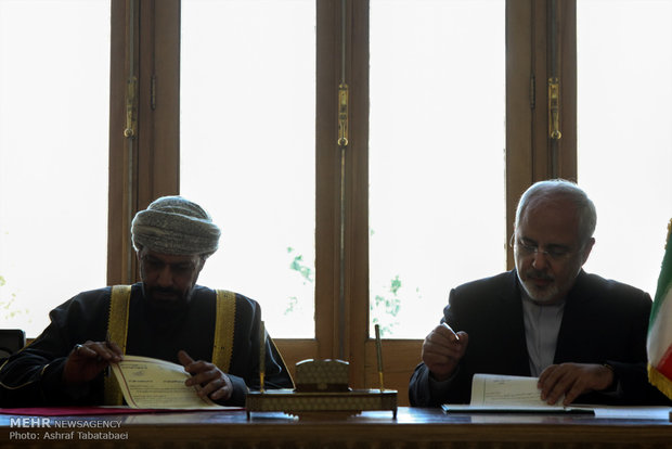 Zarif, Omani interior minister meet in Tehran