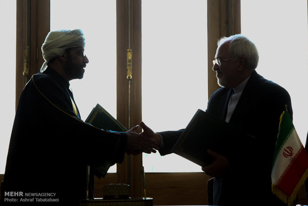 Zarif, Omani interior minister meet in Tehran