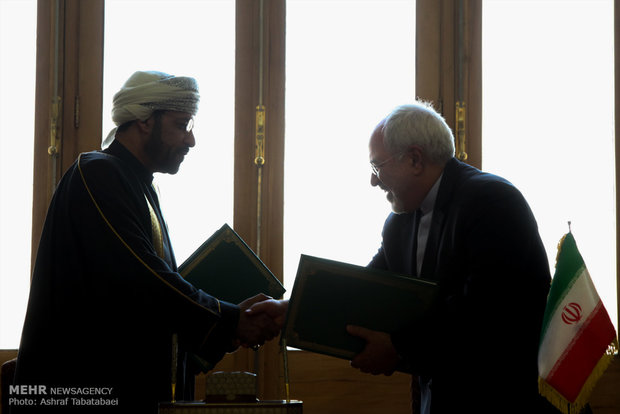 Zarif, Omani interior minister meet in Tehran