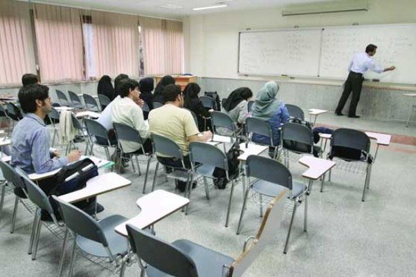 تدریس آشنایی با زبان ترکی آذری در دانشگاه ارومیه